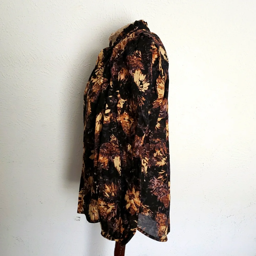 Elan Black and Tan Floral Ruffled Blouse Sz S - Picture 3 of 7